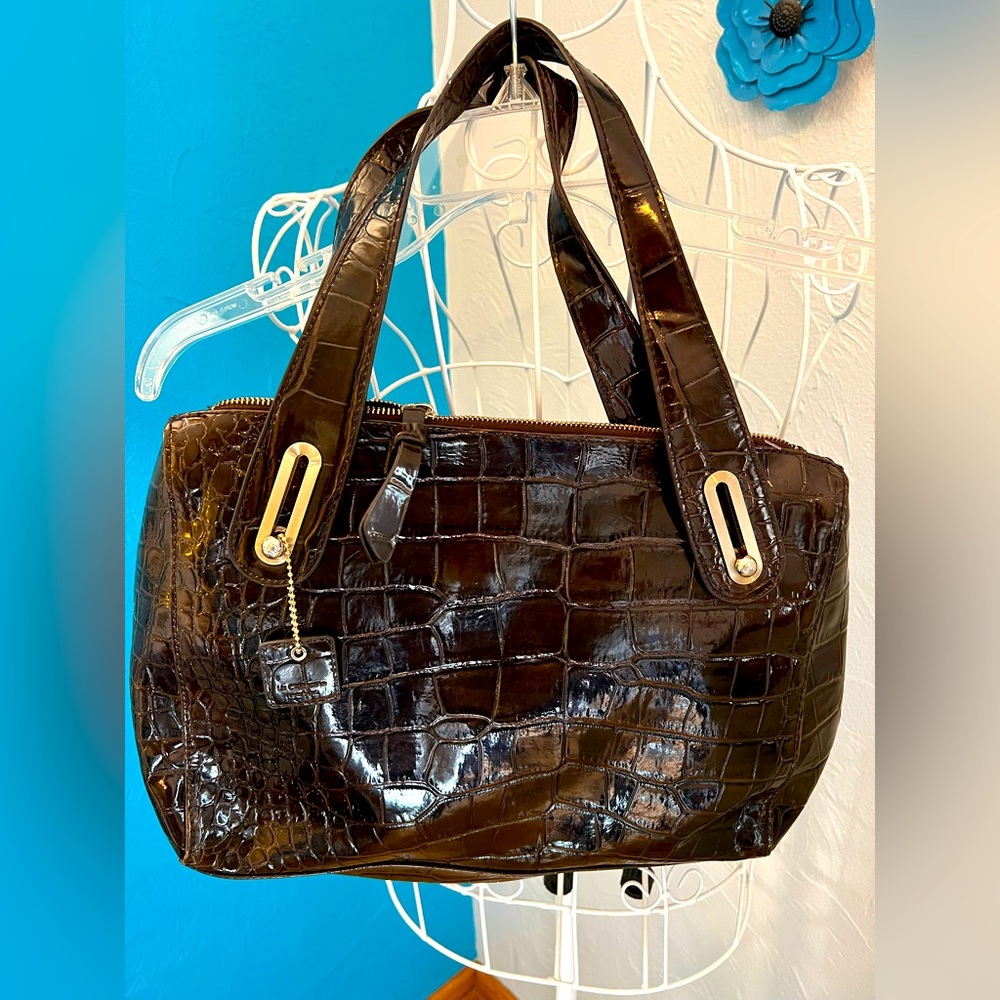 Gently loved beautiful Liz Claiborne bag. Rich brown croc pattern.